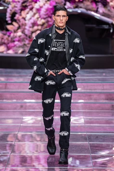 versace runway men|versace runway fashion show.